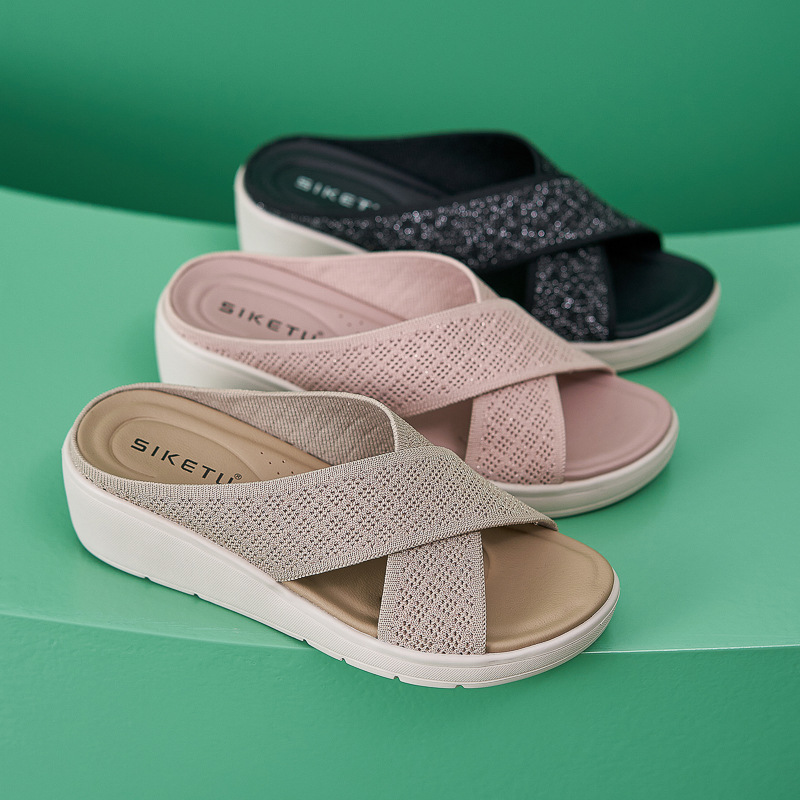 Nueva primavera de 2025 moda casual comercio exterior tacones grandes zapatos de playa sandals un cabello