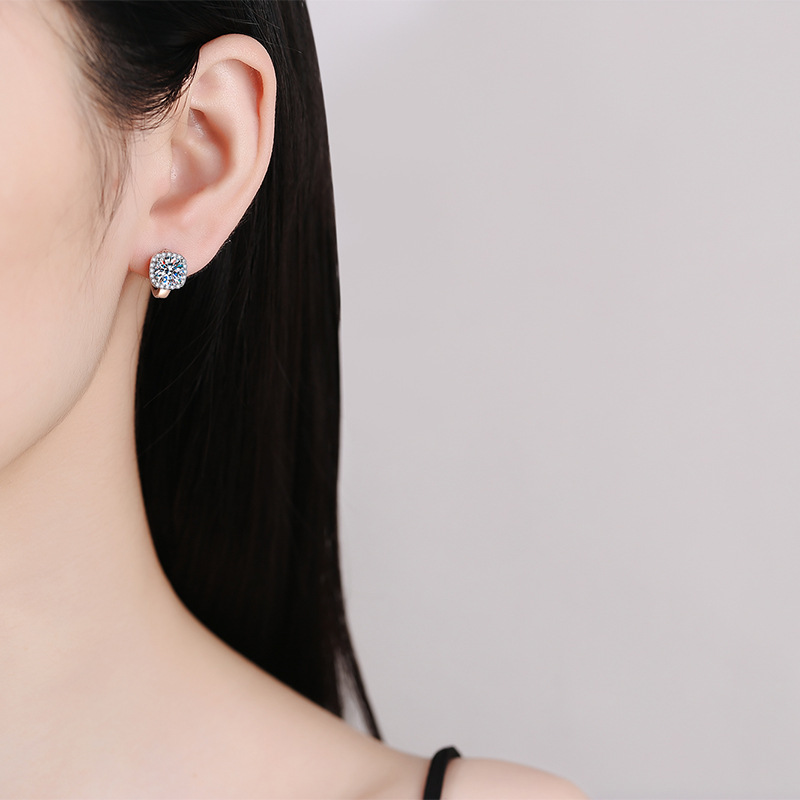 Pendientes de plata s925 con moissanita, clásicos y elegantes pendientes de lujo con forma cuadrada y tachuelas de moissanita de 1 quilate.