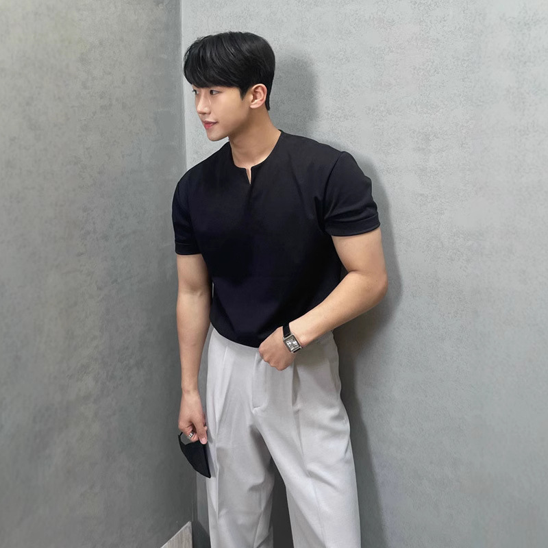 American Henry Collar T-Shirt Muscular Man Tough Guy Fitness Training Sports Short-Sleeved European Classy V-Neck Half-Sleeved Top Trendy