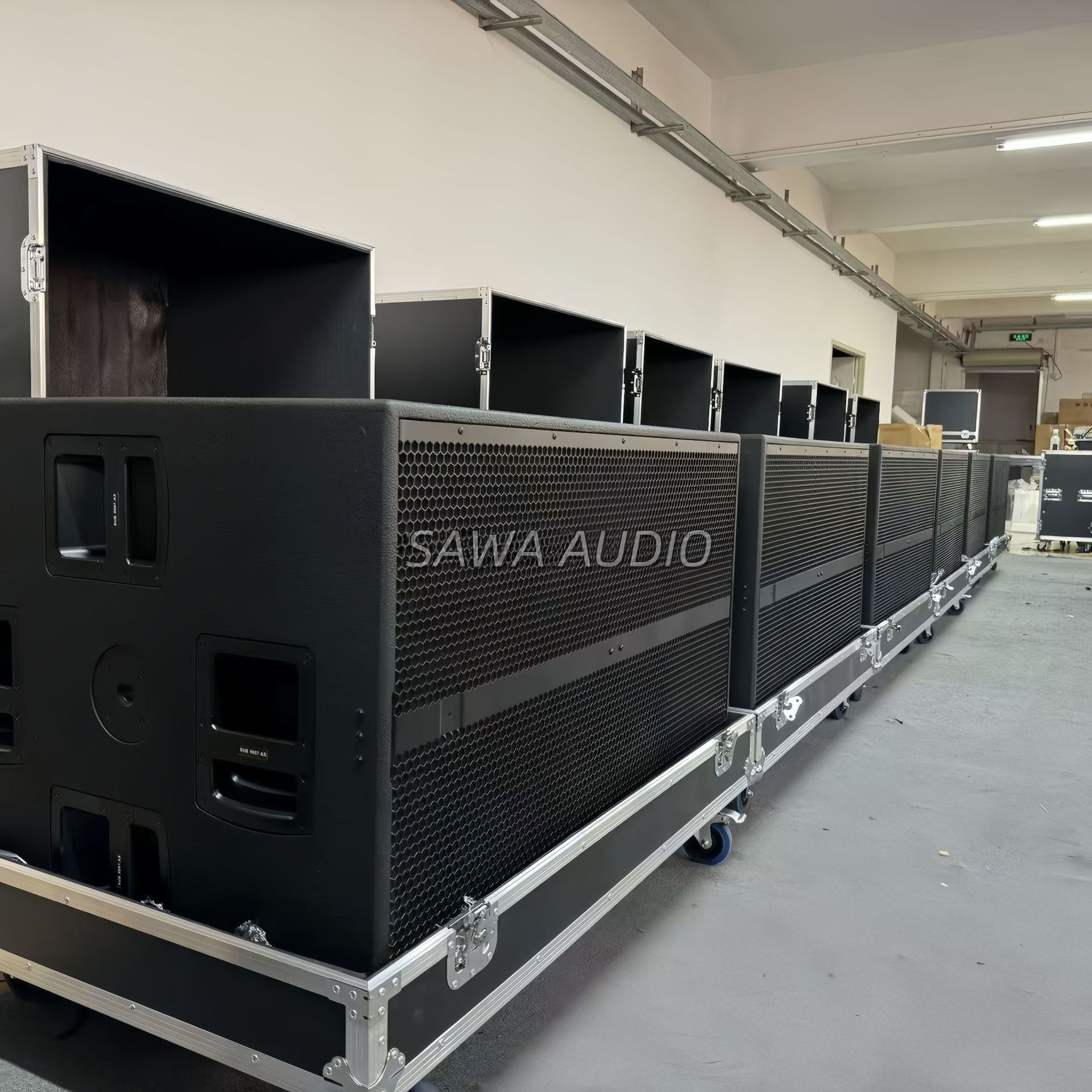 Doble 18 pulgadas subwoofer fuerte sensación de choque escenario al aire libre concierto equipo de sonido de matriz de línea profesional ingeniería altavoz impermeable