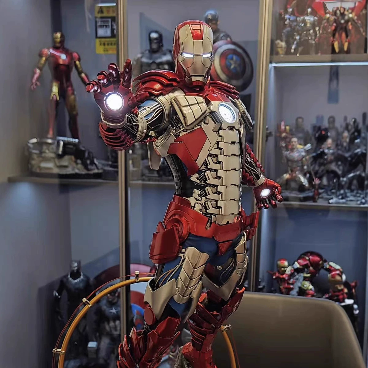 The Avengers, elite statue, minifigure, Iron Man, Marvel