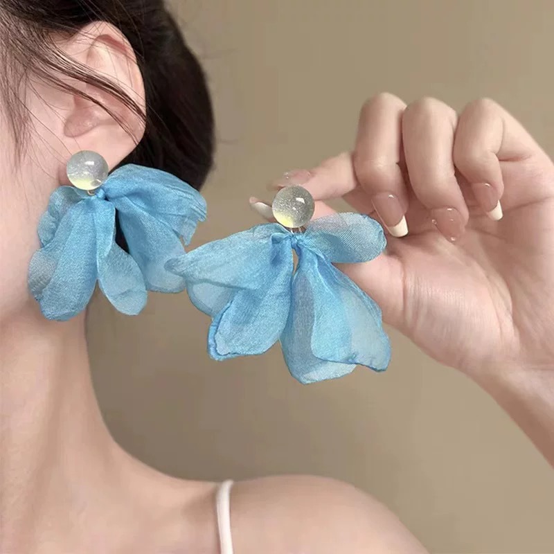 Pendientes de flores de sol de paja de estilo vacacional Pendientes de primavera y verano para mujer
