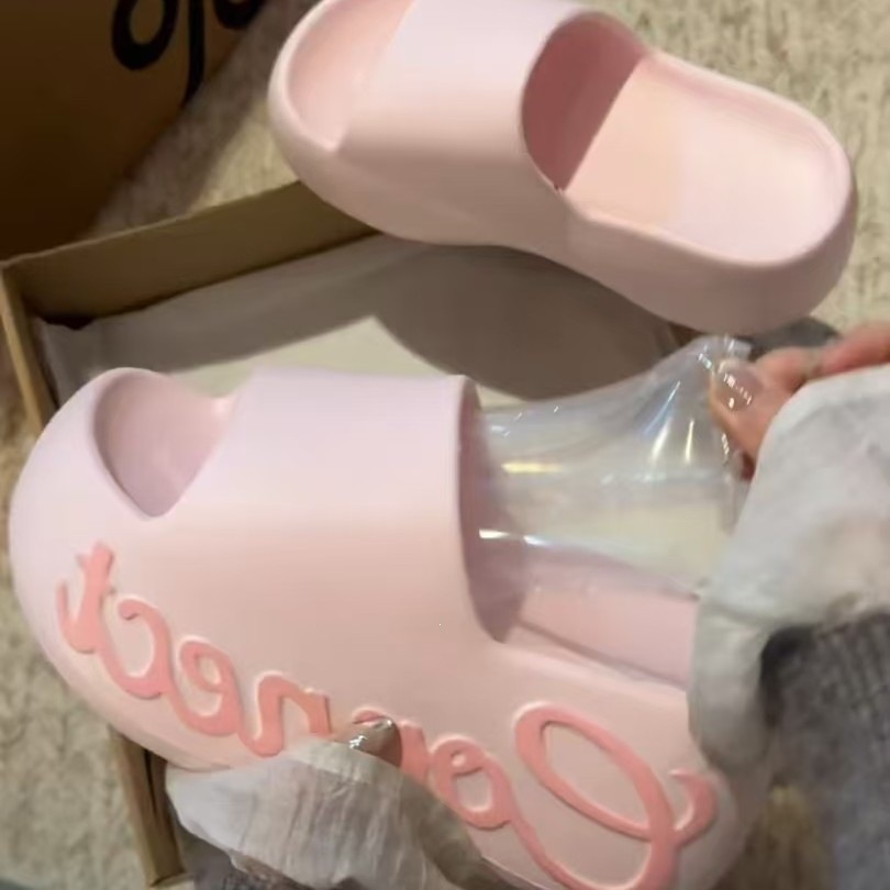 2026 Spring/Summer Home Casual Style Thick-Soled Wedge Flip-Flops for Women, Simple Fashion Non-Slip Height-Increasing Comfortable Sandals 2026 Spring/Summer Home Casual Style Thick-Soled Wedge Flip-Flops for Women, Simple Fashion Non-Slip Height-Increasing Comfortable Sandals