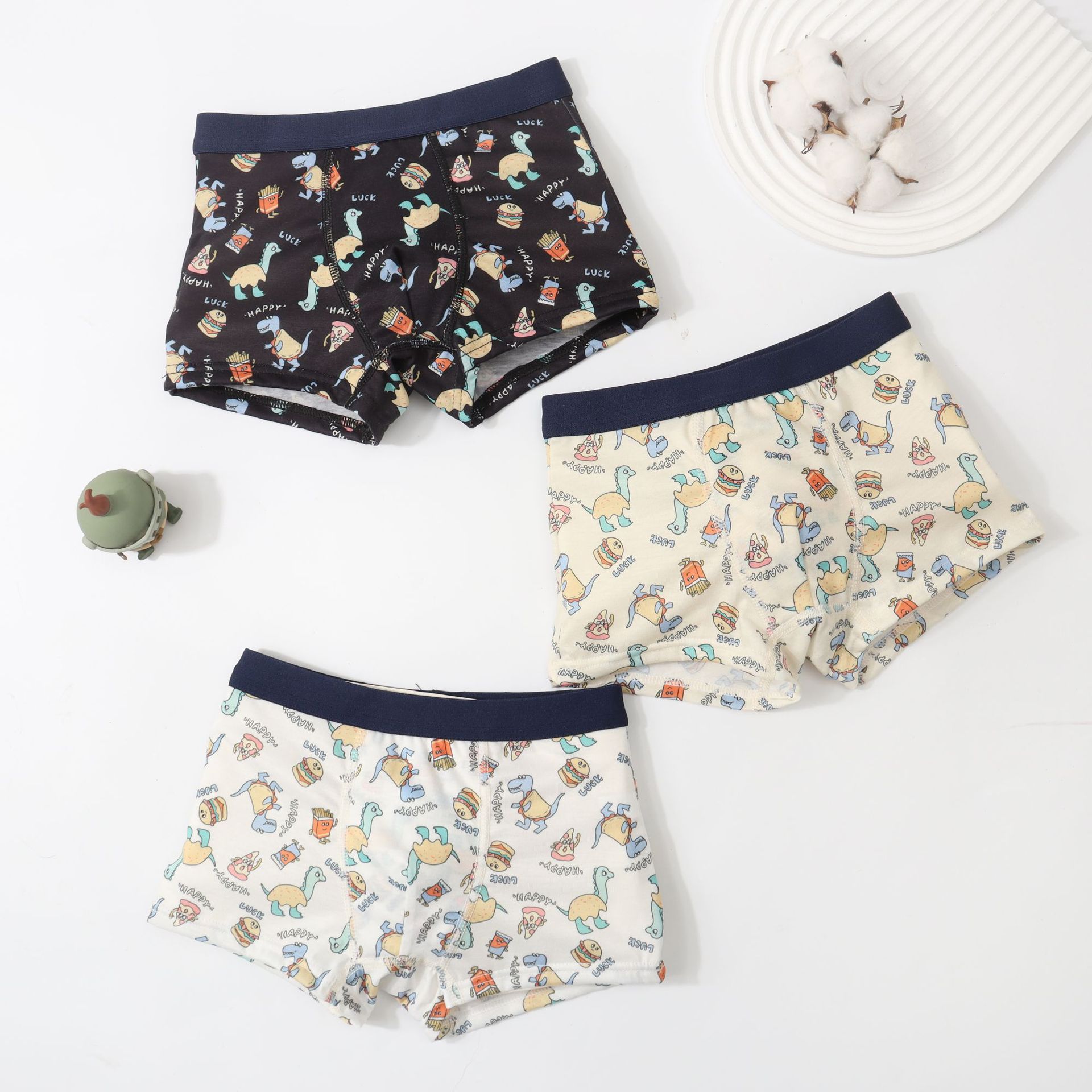 Non-cotton children's underwear, comfortable boxer briefs for boys, toddlers, and toddlers, turtle print boxer briefs.
