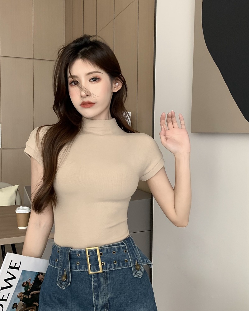 카키색