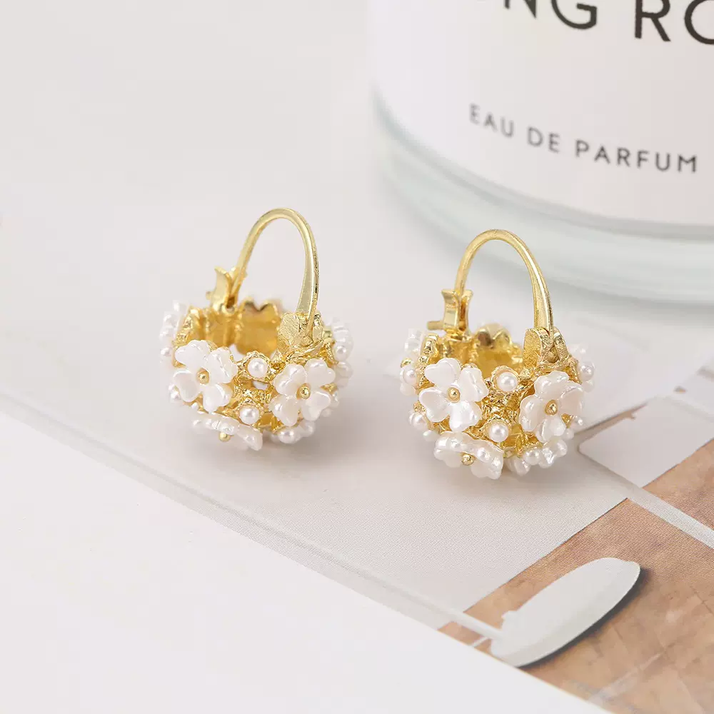 韩国ins森系花朵镶钻圆球耳环韩国时尚气质设计感耳扣轻奢耳饰女