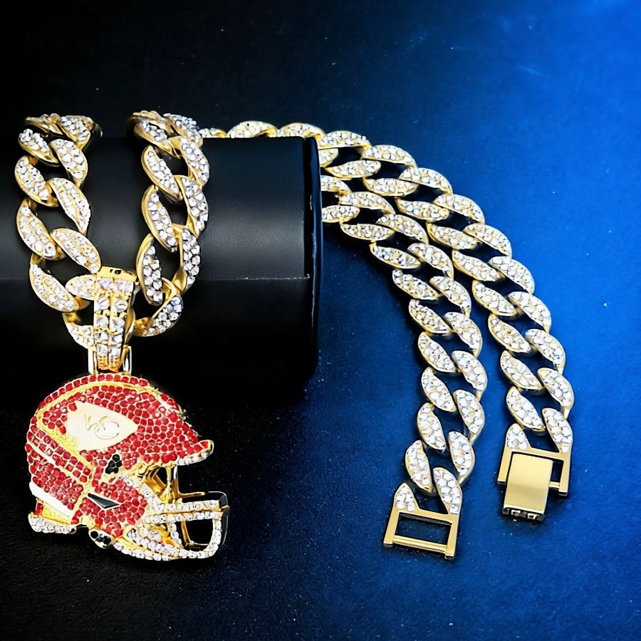 Europa y América Hip-Hop Viento lleno de diamantes Cuban Chain Jefes Colgante Casco Collar de hombre 1688 Joyas de aleación personalizadas