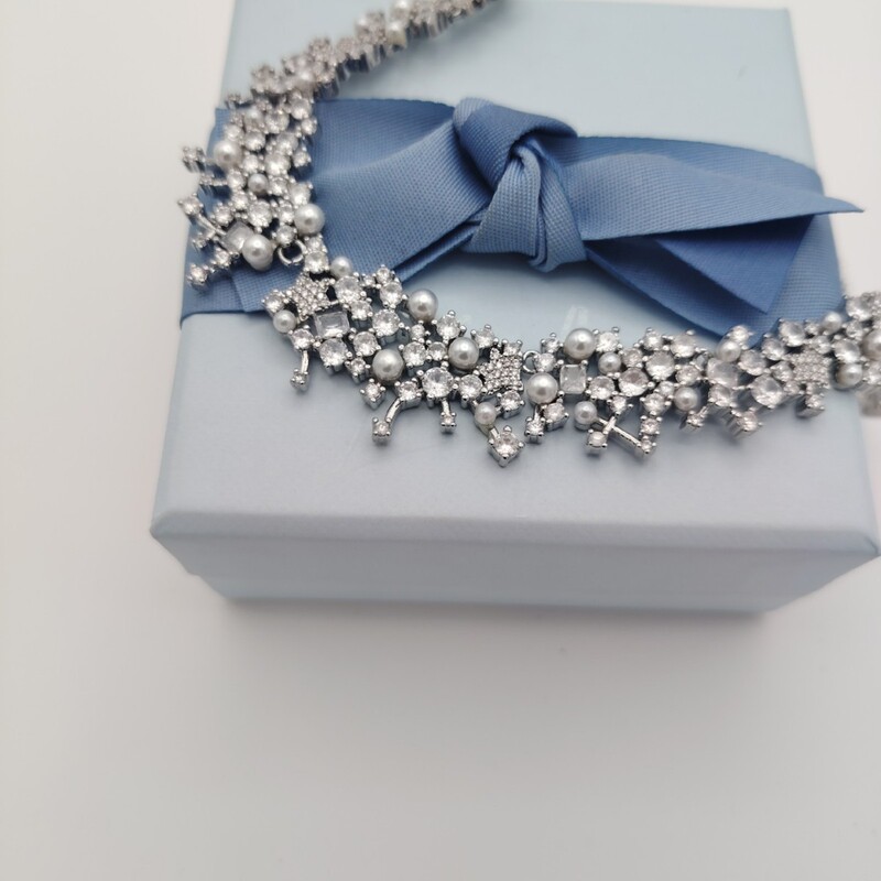 Hefang Brilliant Nebula Necklace Light Luxury Elegant High-End Pendant Gypsophila Clavicle Chain Temperament Necklace