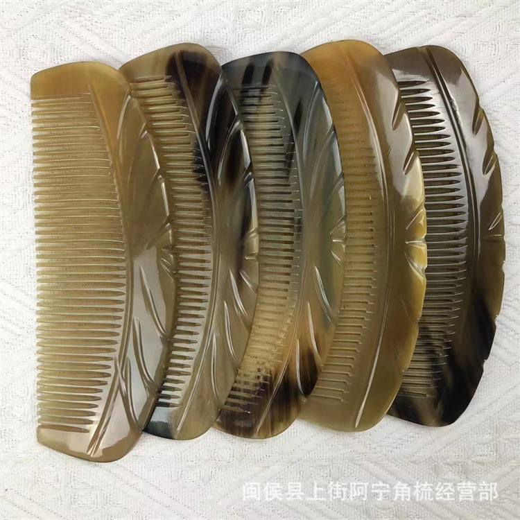 17cm Natural Horn Comb Meridian Massage Comb Wide Tooth Hair Comb for Home and Travel specifications