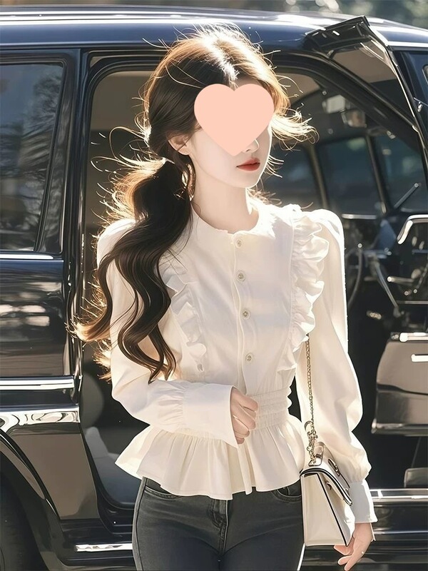 White long-sleeved shirt for women, 2026 new spring collection, unique and beautiful, fitted, with ruffled trim