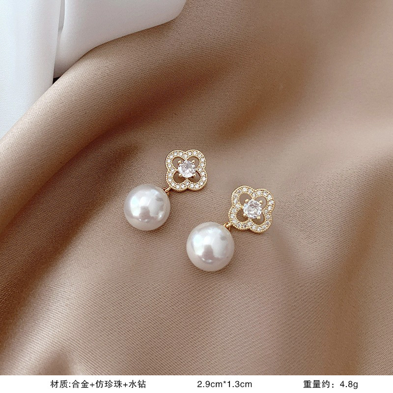 S925銀真珠の花のピアスの女性の贅沢な高級感があります。|undefined