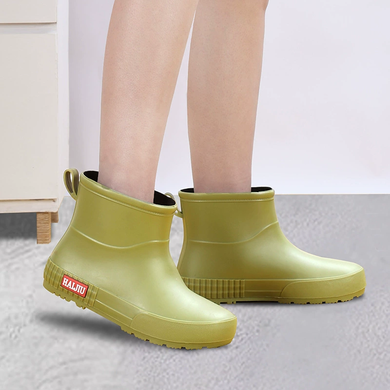 Женские резиновые сапоги 2024, новые водонепроницаемые, нескользящие, модные, стильные, для улицы, с мягкой подошвой.