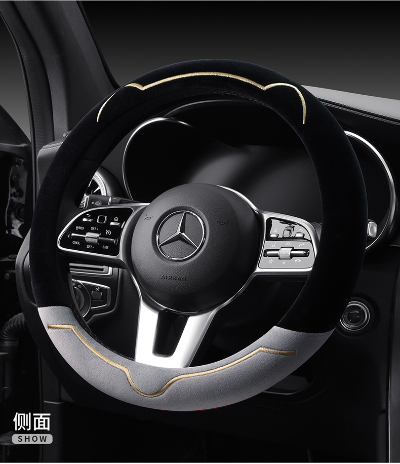On behalf of wholesale winter steering wheel cover universal thick short velvet new cute women's car handle set winter plush