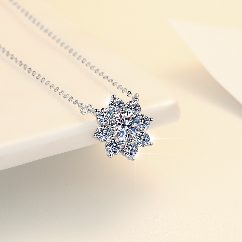 Collar de girasol de plata de ley s925, cadena de clavícula de estrella de ocho puntas para mujer, joyería de moissanita de alta gama, venta al por mayor transfronteriza