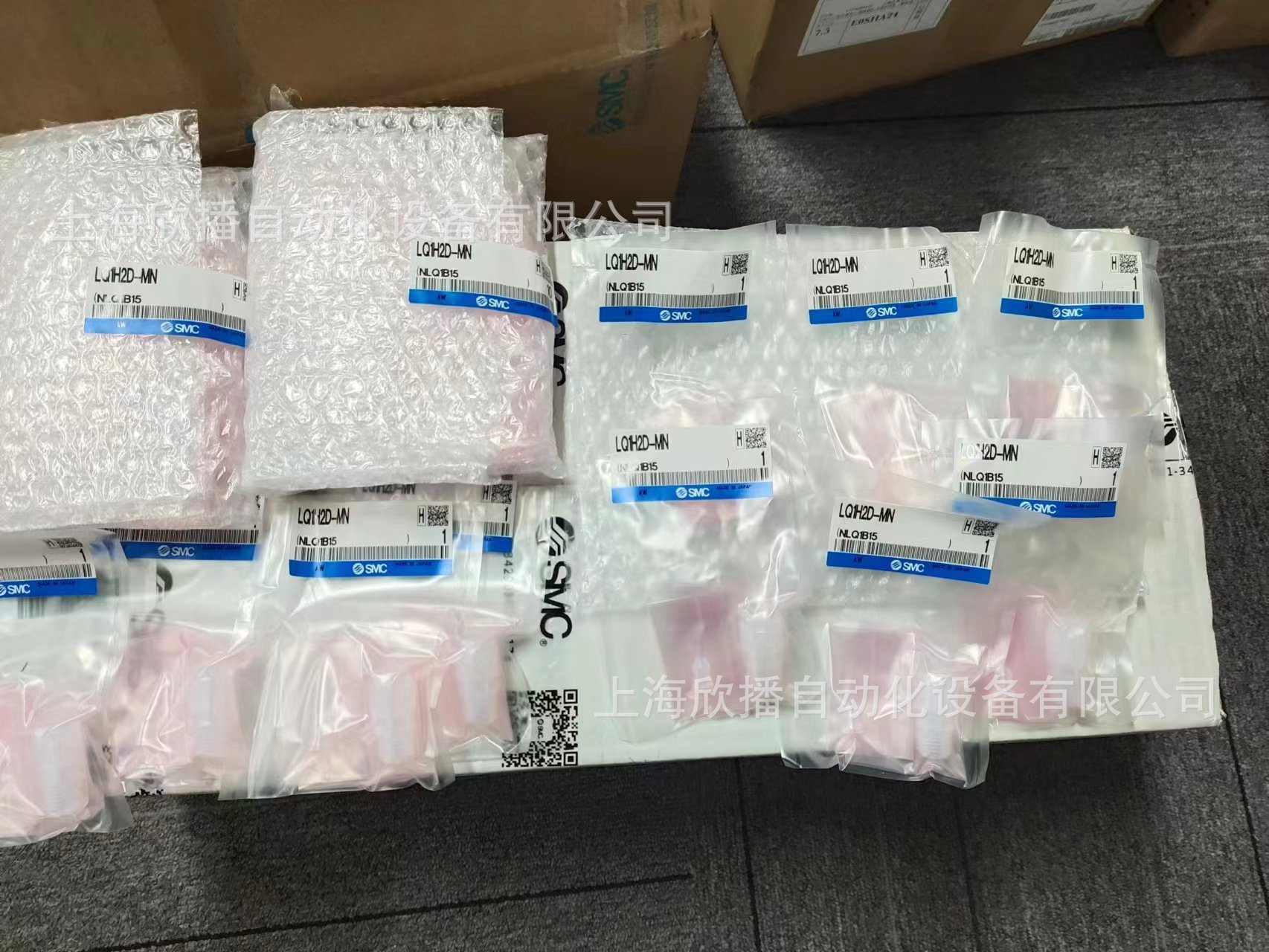 SMC原装LQ1H2D-MN氟树脂制管接头超洁净管接头螺纹连接实物拍摄