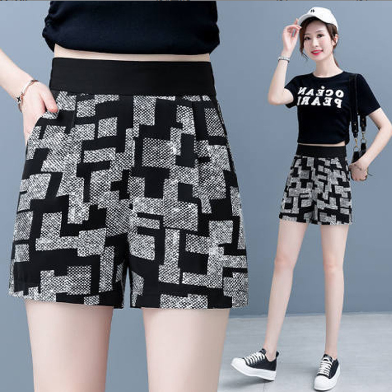 Summer High-Waisted Casual Shorts for Women, Slimming Pants, New Style for Petite Figures, Ice Silk Thin Elastic Waist Wide-Leg Hot Pants Summer High-Waisted Casual Shorts for Women, Slimming Pants, New Style for Petite Figures, Ice Silk Thin Elastic Waist Wide-Leg Hot Pants