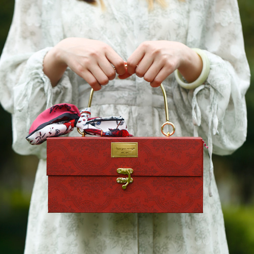 Antique Green Silk Scarf Gift Box Empty Metal Handbag Dragon Boat Festival Packaging Box Wedding Happy Candy Bridesmaid Handheld Gift Box