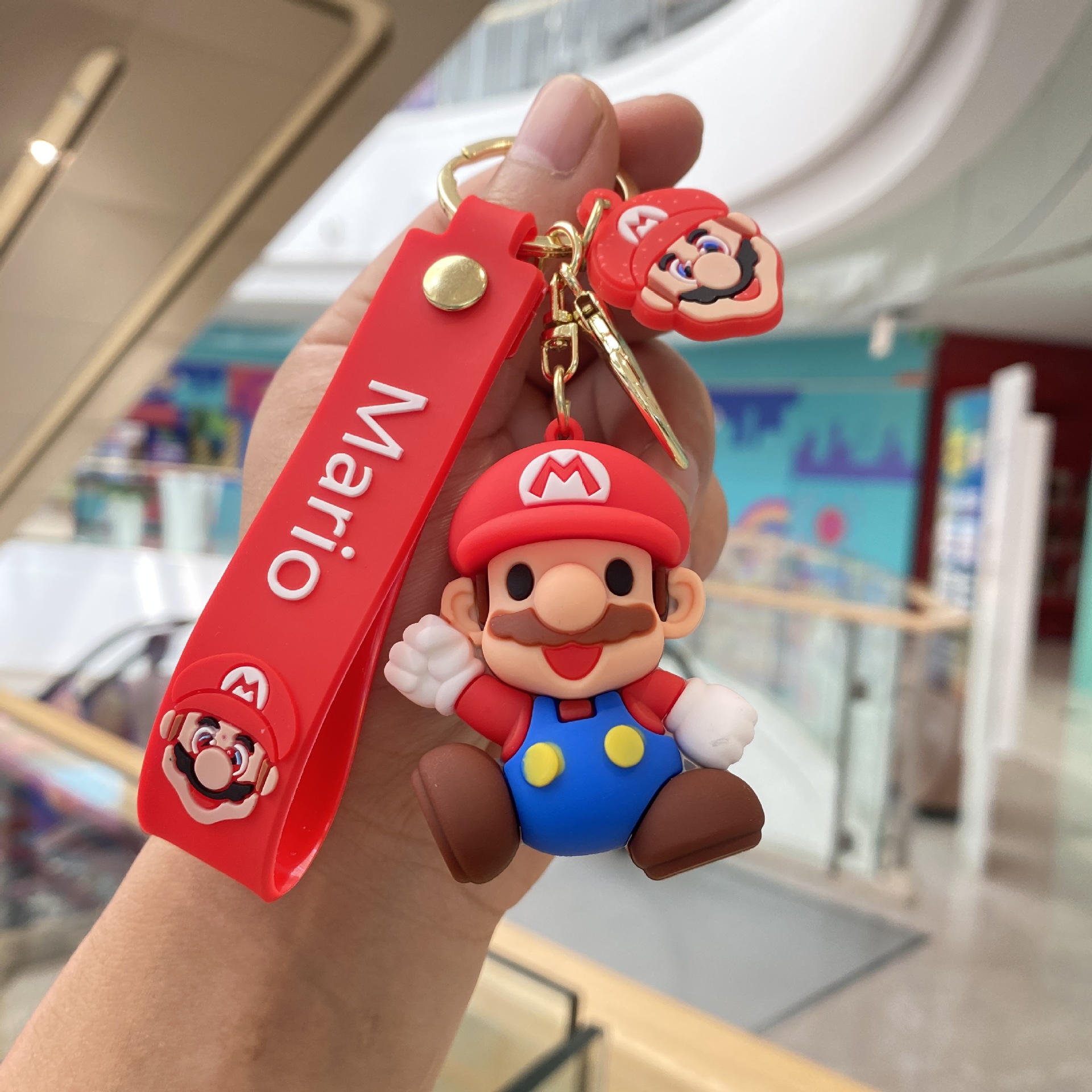 Super Mario llavero muñeca pareja mochila colgante coche llavero máquina de la muñeca pequeño regalo al por mayor