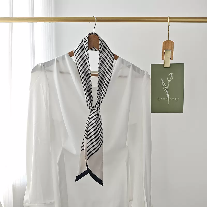 复古黑白条纹小长条丝巾2025新款法式时尚高级感气质领巾围巾配饰
