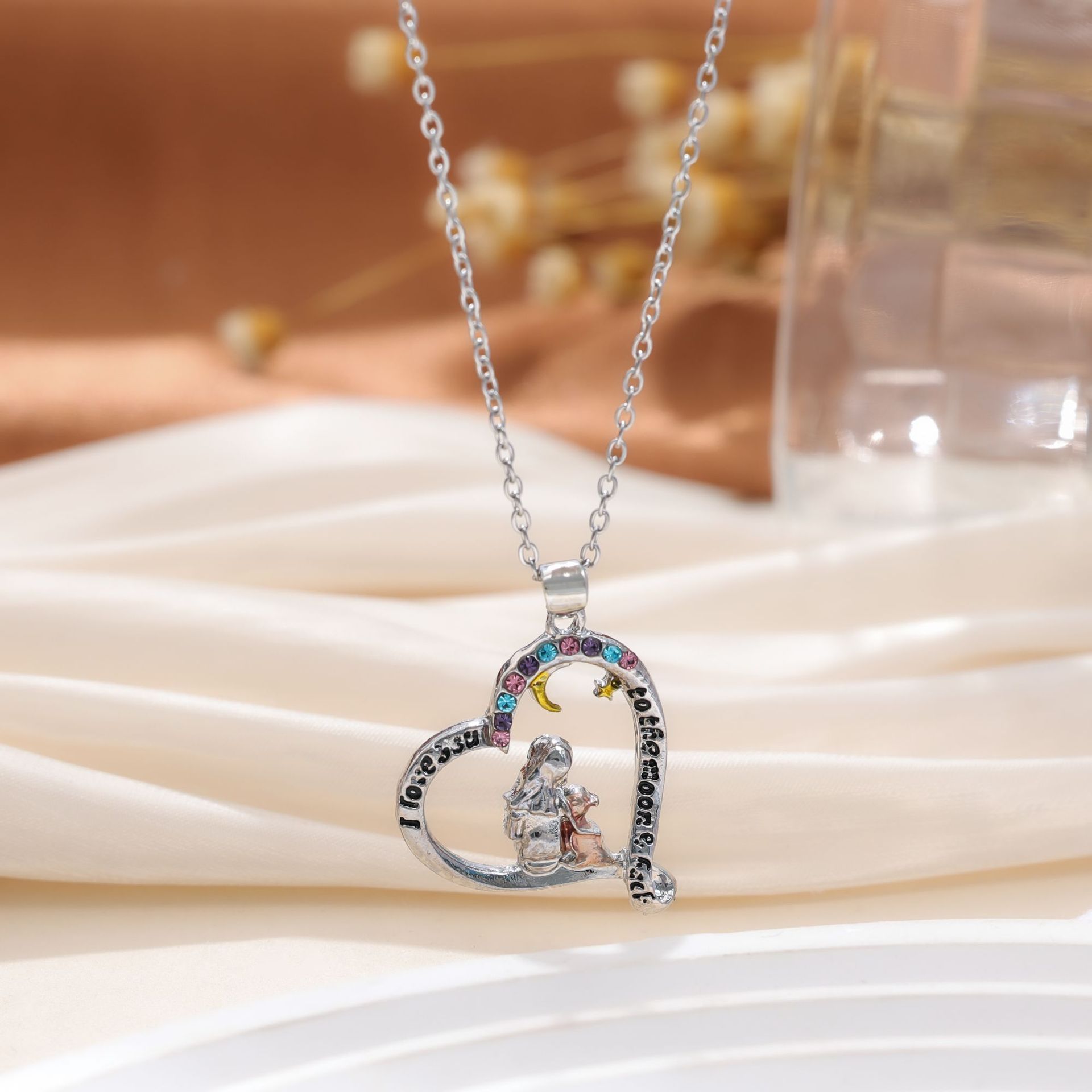 Venta caliente transfronteriza europea y americana colgante de amor de diamantes coloridos en forma de corazón collar de mujer collar de unicornio regalo del día de la madre
