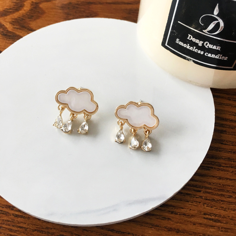 Japan And South Korea Fashion Earrings Cloud Raindrops Pendant Rhinestone Resin Stud Earrings Wholesale display picture 8