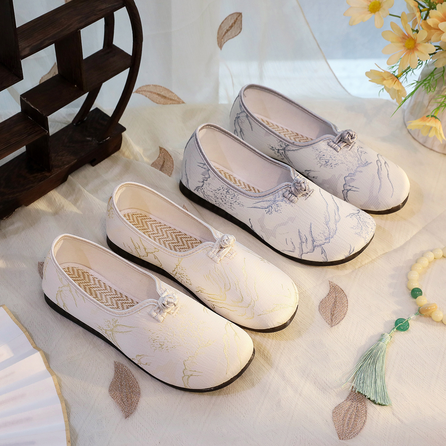 Milan 2026 Spring/Summer New Low-Heel Lightweight Qipao Hanfu Shoes Ethnic Style Simple Embroidered Shoes