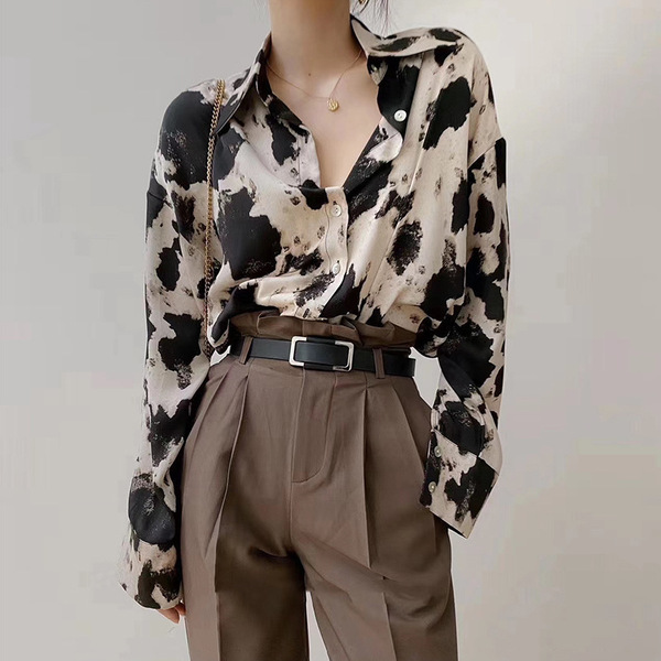 Elite elegant demi-season design shirt