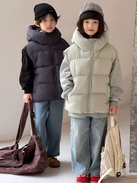 Korean-Style Children's down Vest Autumn/Winter 2026 New Hooded Thickened Puffer Jacket for Boys and Girls