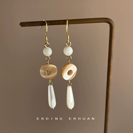 耳钉;耳环;戒指