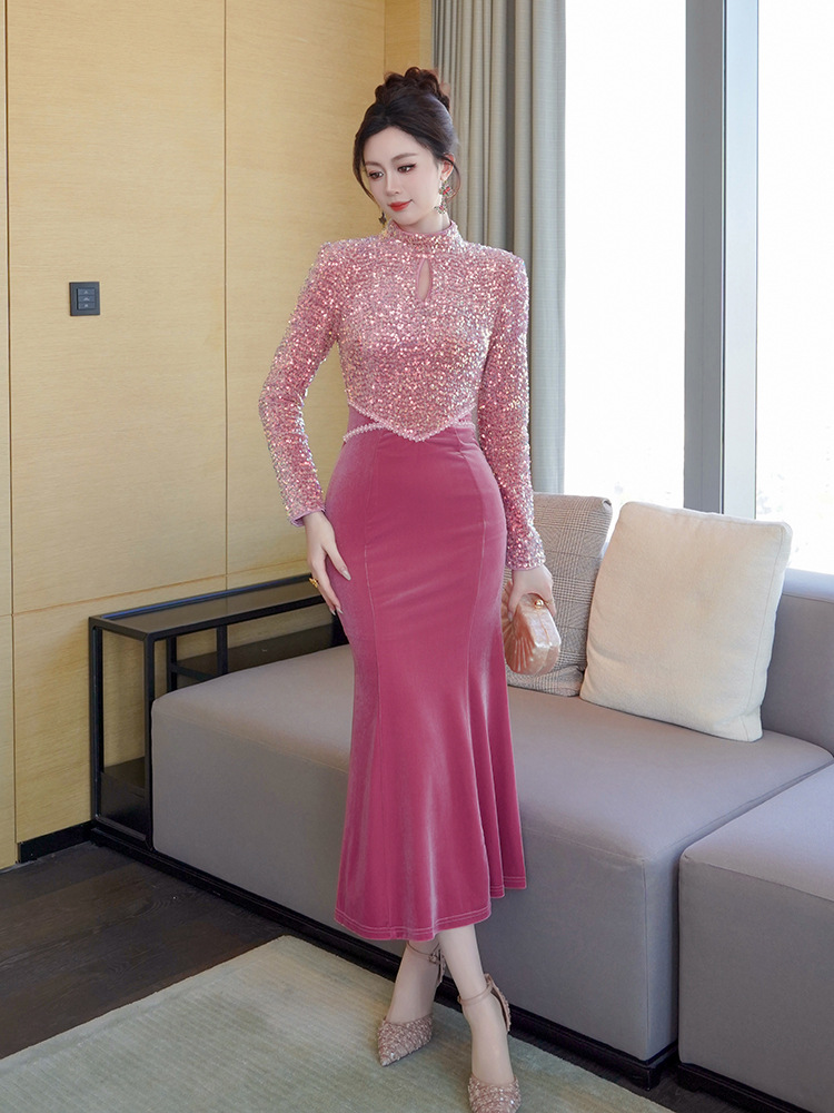 Đầm dài đuôi cá cổ tròn tay ngắn sequin nhung dự tiệc — màu hồng