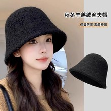 藏羊羔绒渔夫帽子女秋冬黑色素颜显脸小水桶帽大脸保暖羊毛呢盆帽