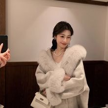 纯色短款毛呢大衣女2024冬季新款夹棉毛毛袖连帽系带时尚收腰外套