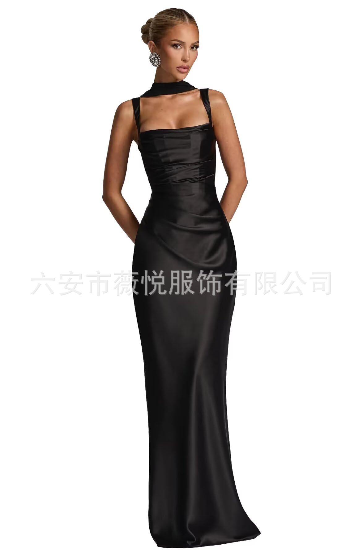Black / US 2