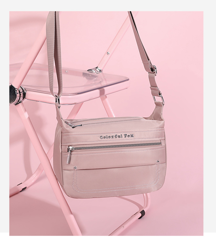 Colorful Fox's new versatile women's single-shoulder bag, large-capacity commuter bag, Korean style trendy and simple crossbody bag Application Scenario