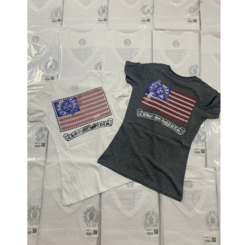 25Ss Nanyou Haute Couture/Buyer Store Niche Retro Hot Girl Slim Sanskrit Letters V Neck Right Shoulder Short Sleeve T-Shirt for Women