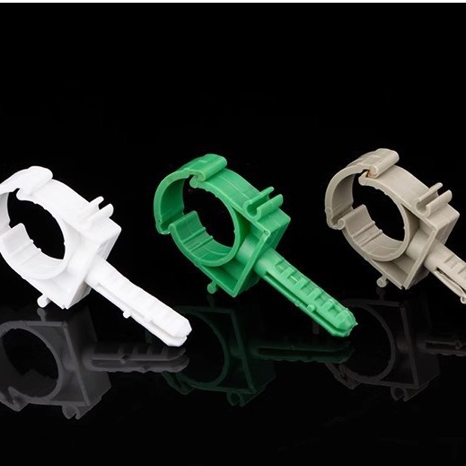 Abrazadera de tubo PPR Abrazadera de tubo en forma de U Abrazadera de tubo de plástico con abrazadera de fila de pie Abrazadera de tubería de agua del grifo 16-63 con hebilla de tarjeta de fila de bloqueo