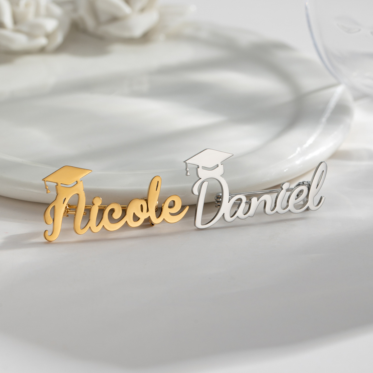 Personalisierte Edelstahl Namensbrosche Für Damen Und Herren_voghion.com