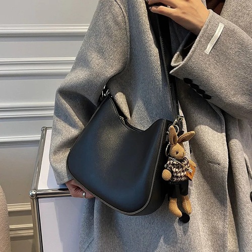 High-end Bucket Bag Women's Niche Underarm Bag  New Trendy Fashion Retro Shoulder Bag Versatile Crossbody Bag