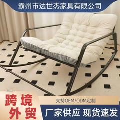 軽くて豪華な怠け者のロッキングチェアのネットの赤いベランダの家庭用は昼休みの瑶の椅子のソファーに座ることができます。