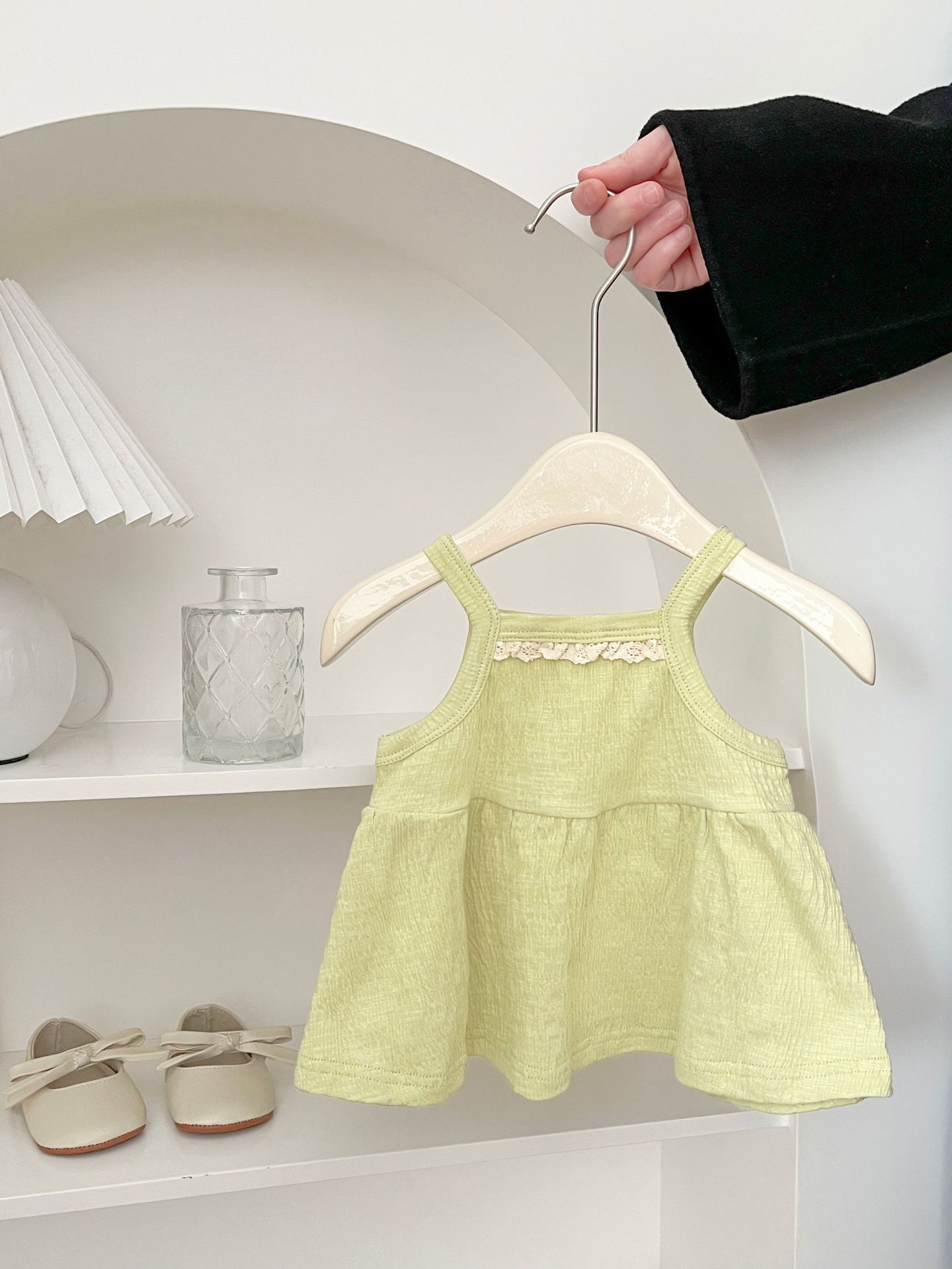 Chaleco de estilo occidental para bebé femenino 2025 nuevo verano dulce niña delgada niños lindo y fresco cabestrillo exterior