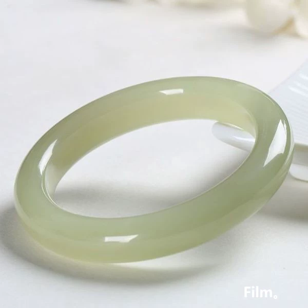 [Нефрит Хэтиан] Натуральный нефрит Синьцзян Нефрит Хэтиан Зеленый и белый нефритовый браслет Полный круг Женский зеленый и белый нефритовый браслет Bingqing Water