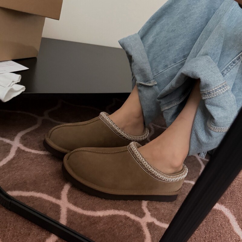 Sangpo Village new flat-bottomed Tasman woven ethnic-style leather and wool snow boots, available in a couple's style and designed for easy slip-on wear