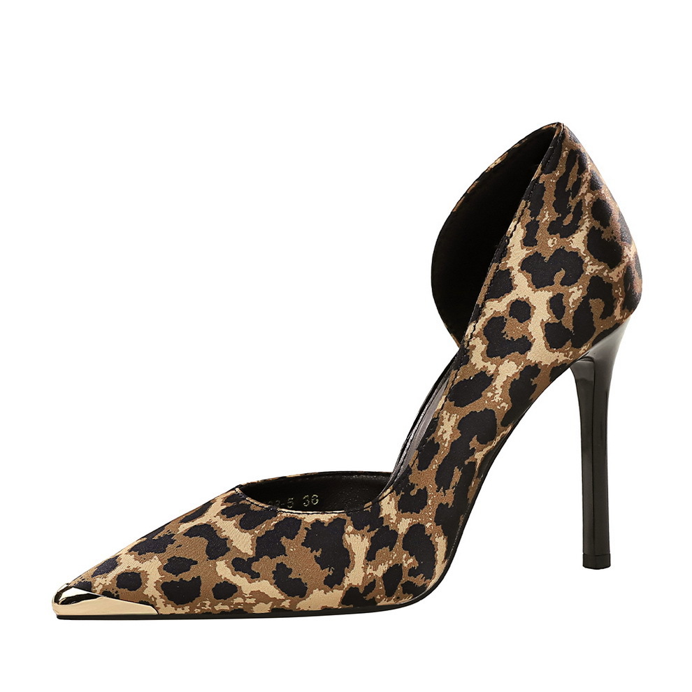 Stiletto kingad leopardimustriga elegantsed terava otsaga kontsad_voghion.com
