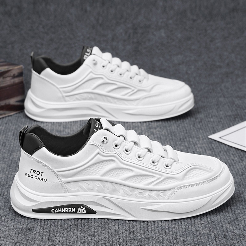 Zapatos de hombre primavera zapatos de skate de cuero estudiantes zapatos bajos de fondo plano zapatos de marea blanca pequeños zapatos casuales de hombre cuatro temporadas 2025