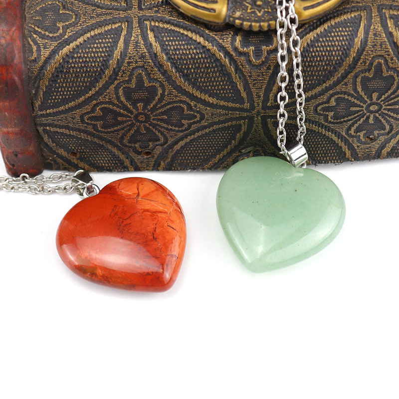 Ethnic Style Heart Shape Crystal Pendant Necklace 1 Piece