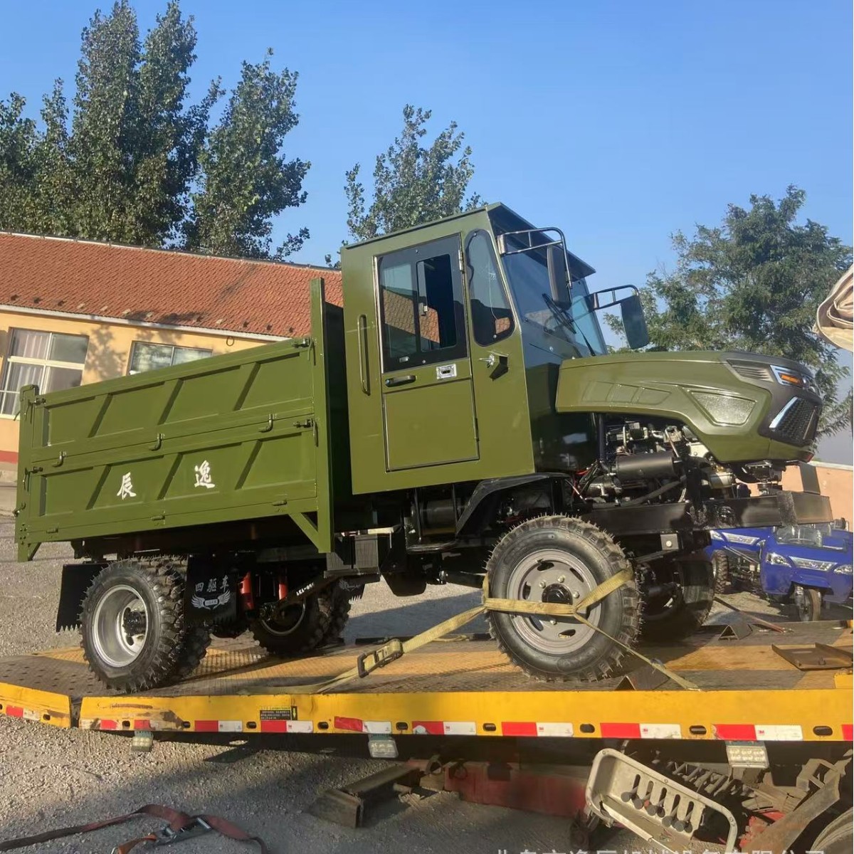 490发动机农用拖拉机四驱车拉沙石木材柴油自卸车双顶自卸四不像