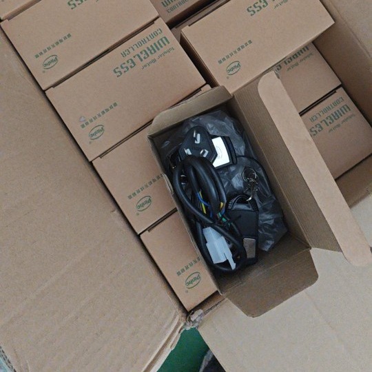 家居智能管状电机遥控器卷帘门遥控器工厂直供