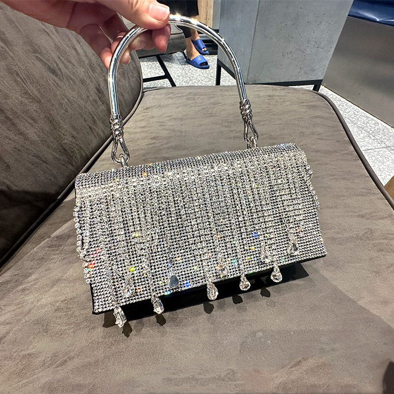 Tassel Bag Guangzhou 2024 Flip-Top Metal Handle Designer Wallet Shoulder Crossbody Handbag Portable Light Luxury Mini Tassel Bag Guangzhou 2024 Flip-Top Metal Handle Designer Wallet Shoulder Crossbody Handbag Portable Light Luxury Mini