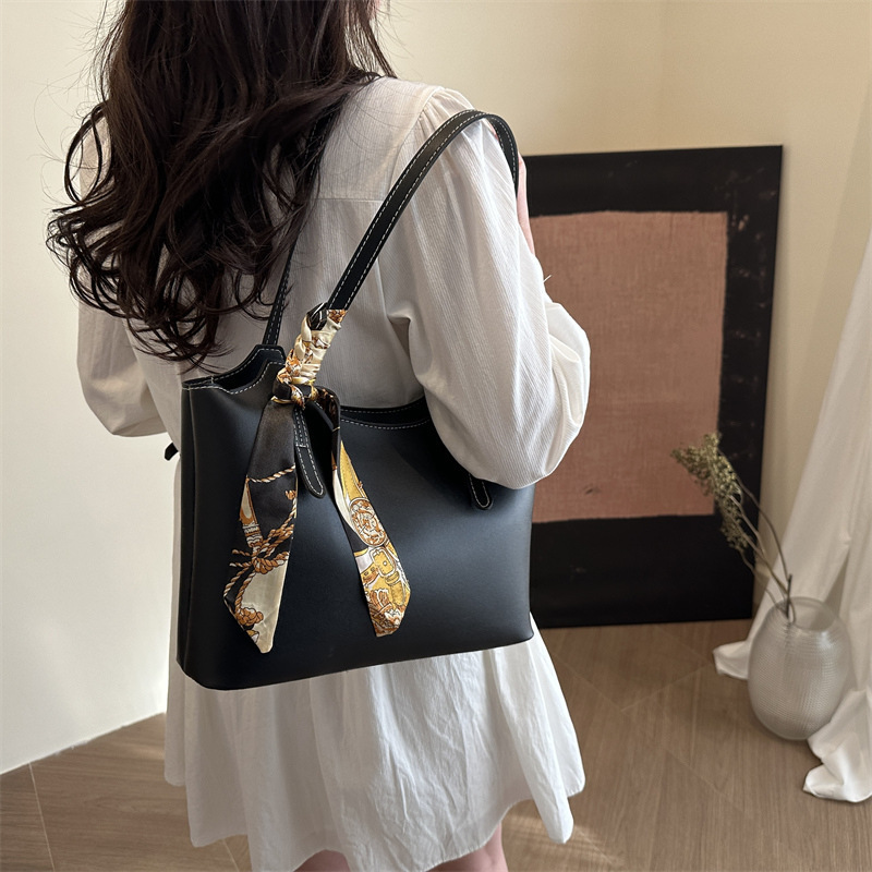 Hot-Selling Women's Bags, Korean Niche Retro Tote Bags, Large-Capacity Shoulder and Crossbody Handbags, New Versatile Models for Women Hot-Selling Women's Bags, Korean Niche Retro Tote Bags, Large-Capacity Shoulder and Crossbody Handbags, New Versatile Models for Women
