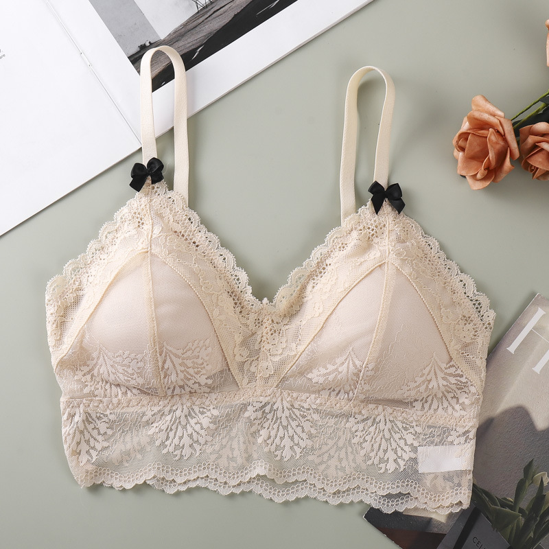 2025 otoño de encaje francés cuello en V hermoso cinturón de espalda ropa interior en una taza de comodidad con base para el pecho de la mujer